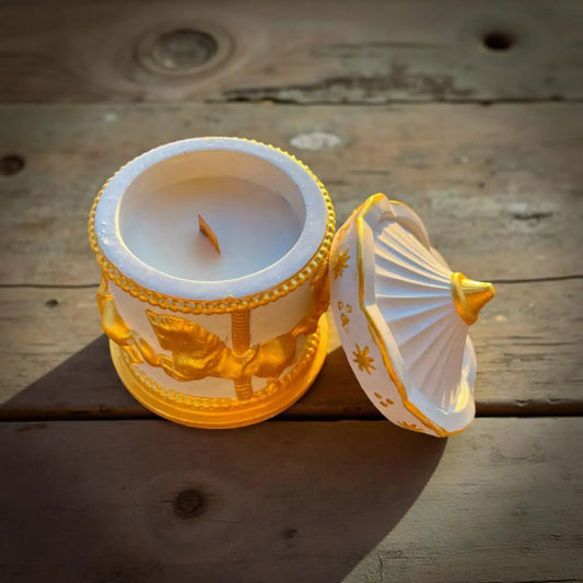 Lumânare Handmade Parfumată Carusel Vintage – Vanilie & Caramel – 100g