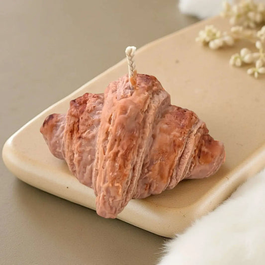 Lumânare Parfumată Croissant – 100g cu Aromă de Brioșă Dulce