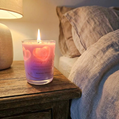 Lumânare parfumată handmade Heartbeat miere și lapte 190g Melted Moments