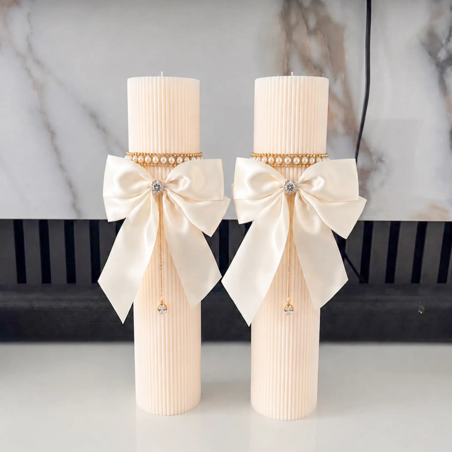 Set de 2 lumânări de nuntă handmade Elise Pearl decorate elegant