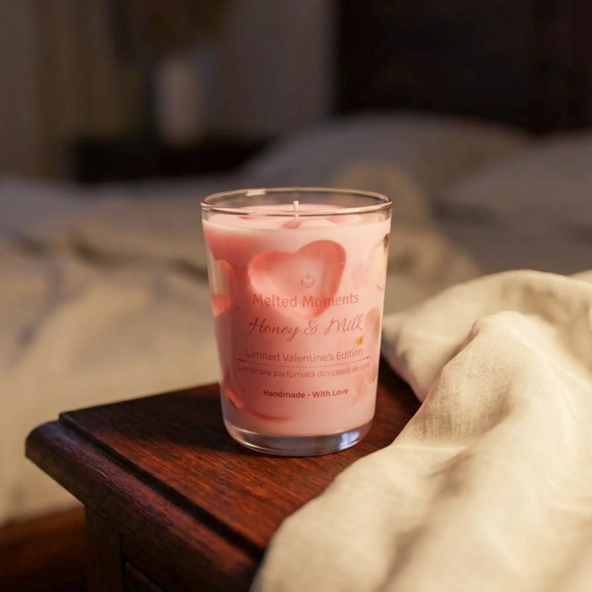 Lumânare parfumată handmade Heartbeat miere și lapte 190g Melted Moments