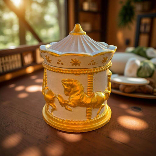 Lumânare handmade parfumată în formă de carusel – cadou decorativ și original de la Melted Moments România