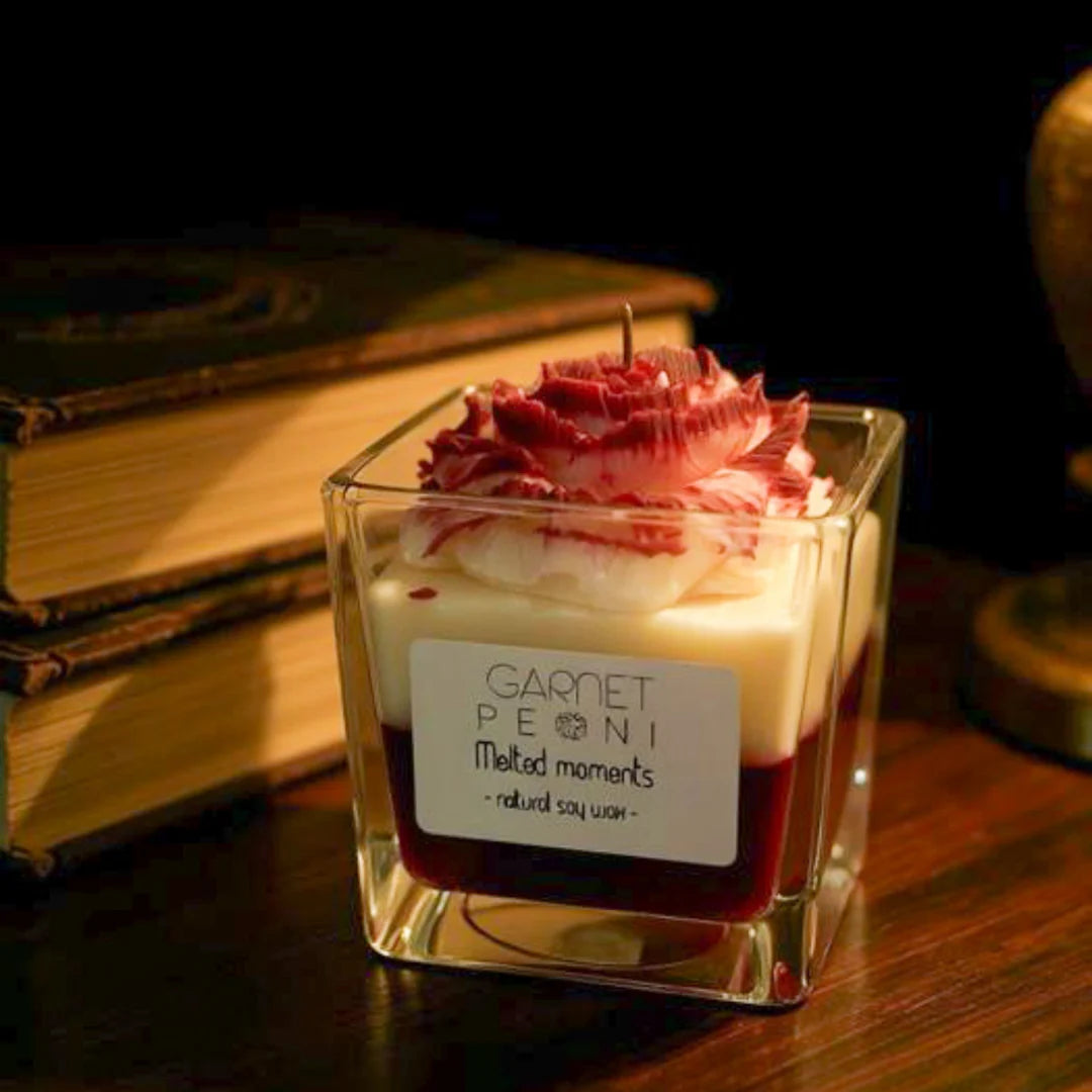 Lumânare handmade parfumată Bujor Melted Moments – aromă florală elegantă