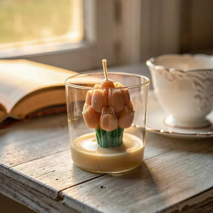 Lumânare Handmade Parfumată Lalele – Design Floral Elegant, 210g Ceară Naturală