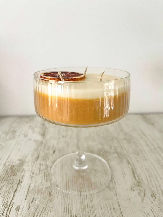 Lumânare Parfumată Pornstar Martini – Arome de Vanilie, Căpșuni și Cocos, Handmade din Ceară de Soia - 200g