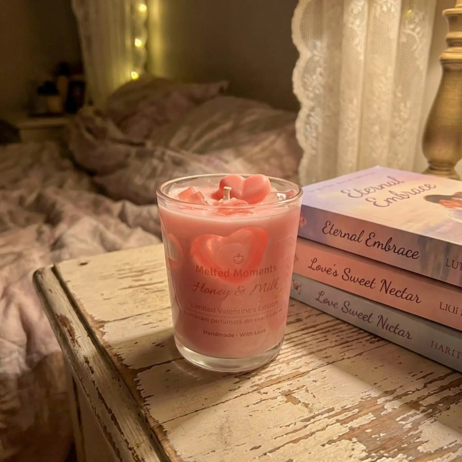 Lumânare parfumată handmade Heartbeat miere și lapte 190g Melted Moments