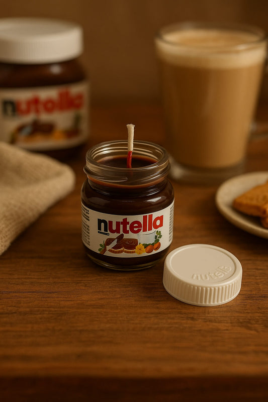 Lumânare parfumată Nutella handmade – aromă bogată și dulce, ideală pentru iubitorii de ciocolată, de la Melted Moments