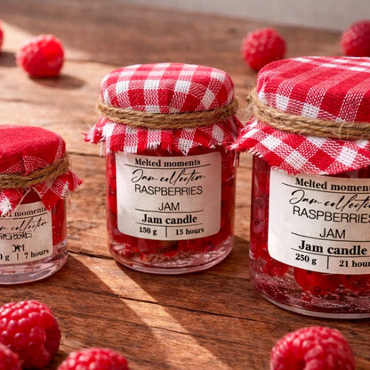 Lumânare Parfumată Handmade Gem de Zmeură în Borcan – Aromă Dulce-Fructată