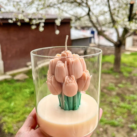 Lumânare Parfumată Lalele – Design Floral Elegant, 210g Ceară Naturală