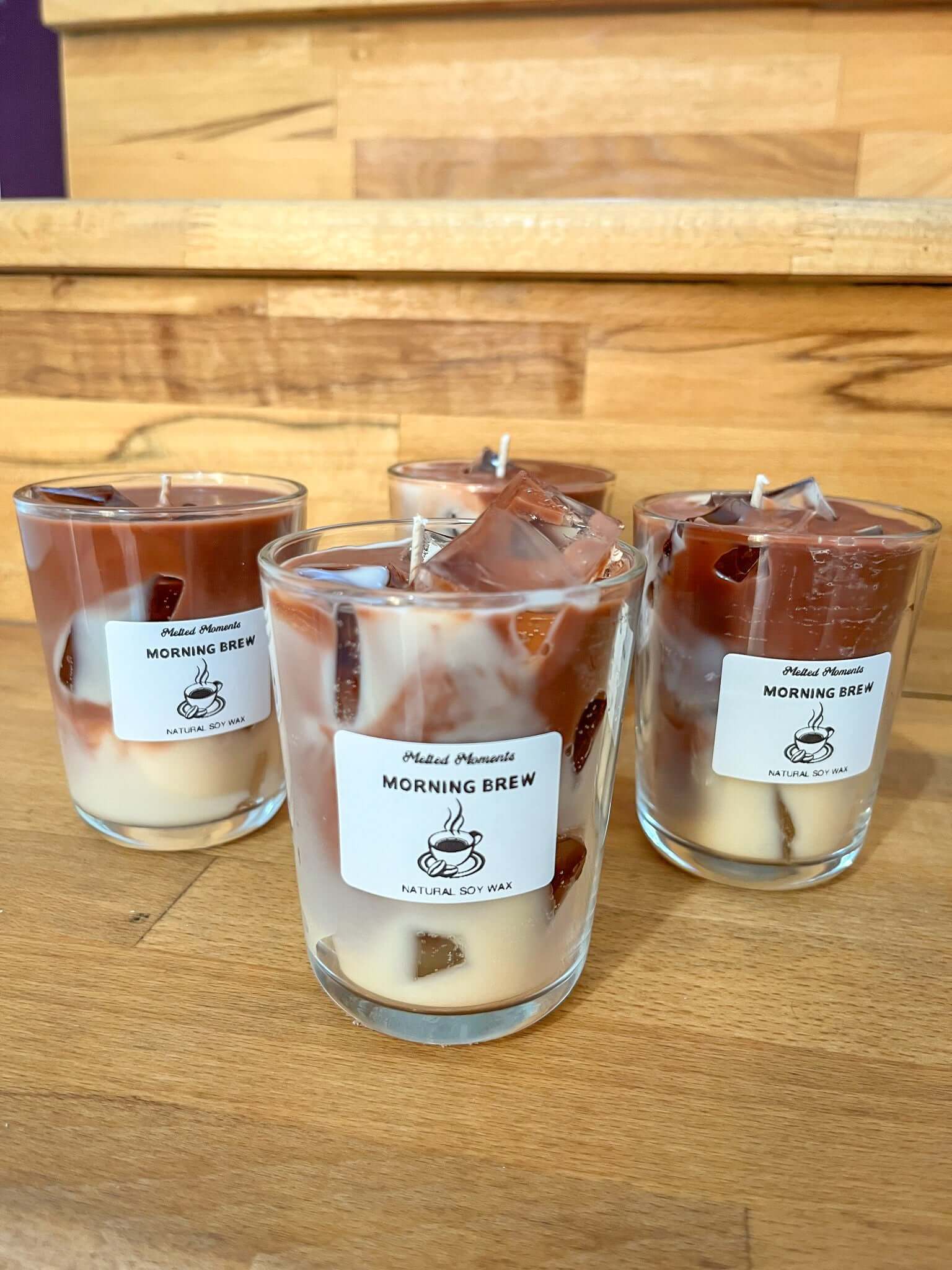 Lumânare handmade parfumată Latte – cadou aromat și decorativ pentru iubitorii de cafea, de la Melted Moments