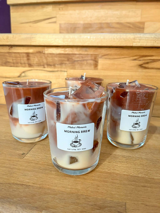 Lumânare handmade parfumată Latte – cadou aromat și decorativ pentru iubitorii de cafea, de la Melted Moments