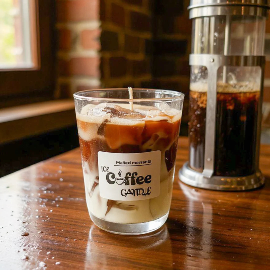 Lumânare parfumată Latte Melted Moments, decor elegant și aromă intensă de cafea